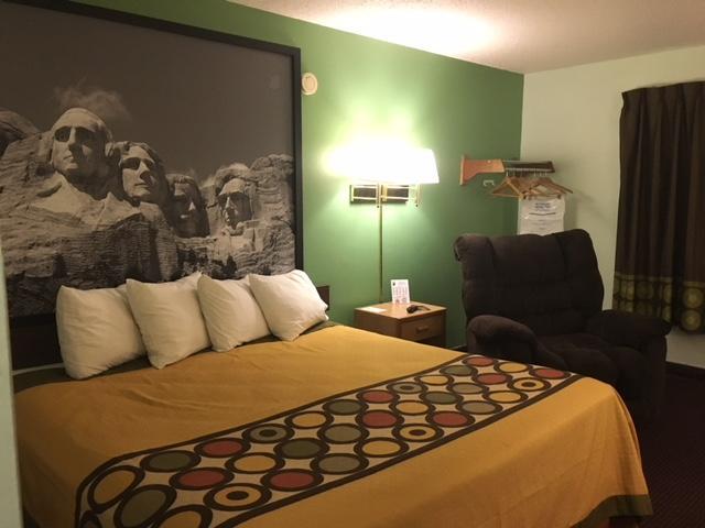 Super 8 By Wyndham Airport I90 Hotel Sioux Falls Bagian luar foto