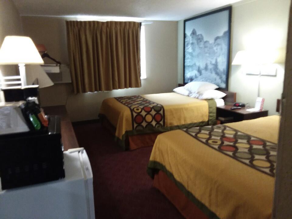 Super 8 By Wyndham Airport I90 Hotel Sioux Falls Bagian luar foto